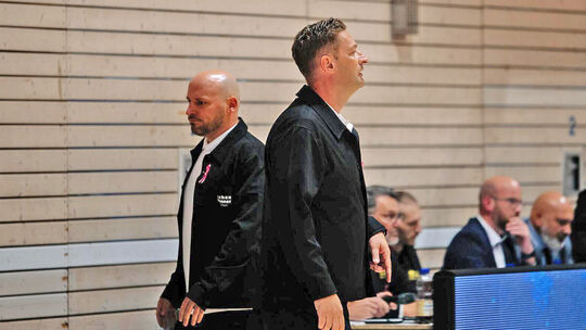 Sportchef Chris Schmid (links) und Head Coach Igor Perovic wollen den erfolgreichen Saisonstart nicht überbewerten. Foto: Nina S Sportchef Chris Schmid (links) und Head Coach Igor Perovic wollen den erfolgreichen Saisonstart nicht überbewerten. Foto: Nina S