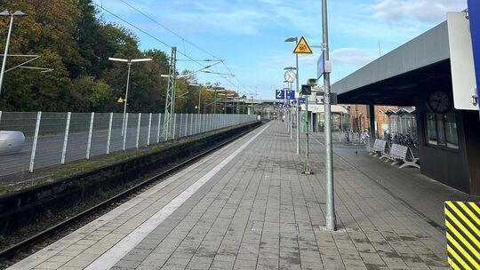 Tote Hose am Kirchheimer Bahnhof. Die S1 fährt erst am Mittwoch wieder. Foto: Oliver Stortz