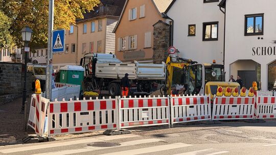 Derzeit ist kein Durchkommen: Seit Montag ist die Straße Marktplatz gesperrt. Derzeit ist kein Durchkommen: Seit Montag ist die Straße Marktplatz gesperrt.