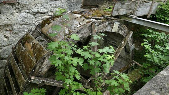 Das oberschlächtige, also linksdrehende Mühlrad der Oberen Mühle in Weilheim, wird bald aus dem Stadtbild verschwinden.  Fotos: