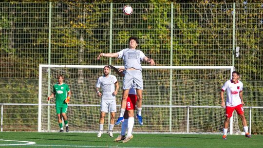 Der FC Kirchheim will hoch hinaus. Auch gegen den TV Neidlingen möchte der Tabellenführer die Duelle in der Luft und am Boden ge Der FC Kirchheim will hoch hinaus. Auch gegen den TV Neidlingen möchte der Tabellenführer die Duelle in der Luft und am Boden ge