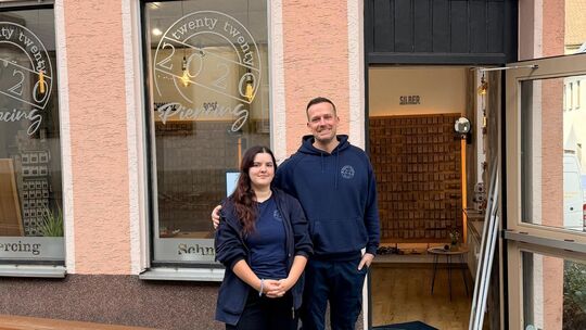 Für Jessica Attenberger und ihren Chef Frank Stauß zählt, dass die Zusammenarbeit auch menschlich passt. Foto: Jule Störk