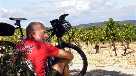 Marianne und Ernst Pangerl bei ihrer Radtour von Bissingen ins spanische Alicante.Fotos: privat