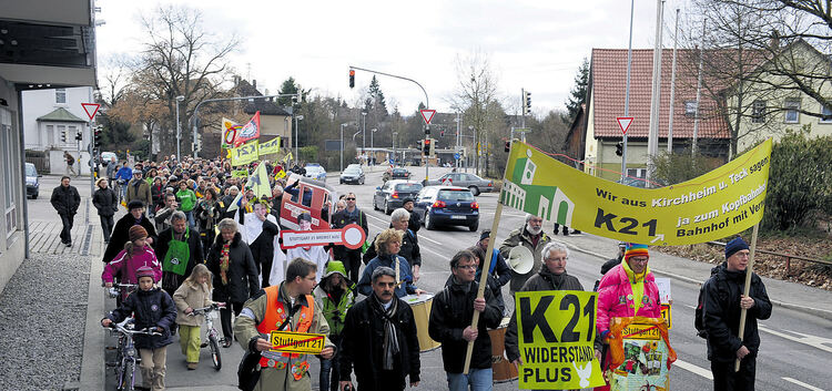 Demonstration in Kirchheim: Das Aktionsbündnis für K¿21 brachte am landesweiten Aktionstag rund 400 S-21-Gegner auf die Straße.