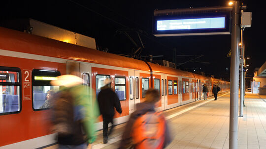 Wer nachts von Stuttgart nach Hause fahren will, kann künftig die S-Bahn nehmen.Foto: Jean-Luc Jacques