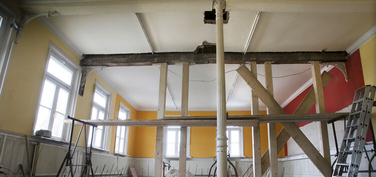 Große Baustelle: Zurzeit wird die Lernwerkstatt in der Ohmdener Grundschule statisch ertüchtigt.Foto: Jean-Luc Jacques