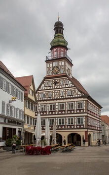 Äußerlich bleibt das Kirchheimer Rathaus unverändert. Im Inneren aber dürfte es schon bald neue Strukturen geben. Unter anderem