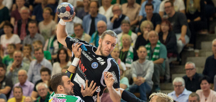 Schießt den Bergischen HC in der Handball-Bundesliga aus dem Tabellenkeller: Fabian Gutbrod.Foto: Groundshots