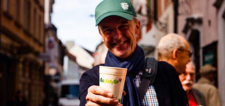 Kaffee im Pfandbecher: In Freiburg hat man mit dem Pfandbecher seit November gute Erfahrungen gemacht. Foto: Abfallwirtschaft Fr