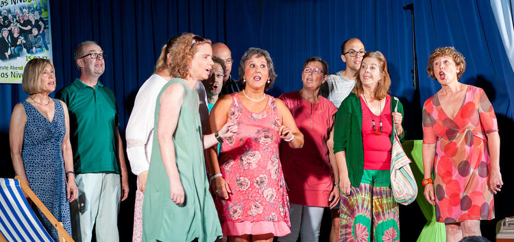 Humor darf nicht fehlen bei den Darbietungen des A-cappella-Ensembles SingTONics.Foto: Genio Silviani
