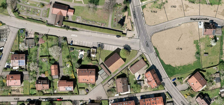 Nur ein Haus statt dreien ist am Marbachweg (Mitte) in Reudern geplant.Grafik: Stadt Nürtingen