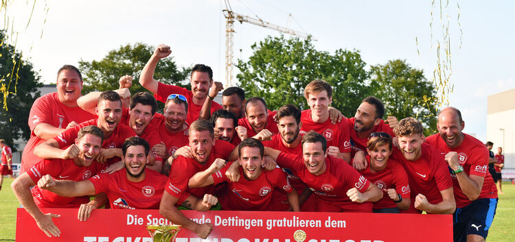So sehen Sieger aus: Der TSV Deizisau hat die 55. Auflage des Teckbotenpokals gewonnen.
