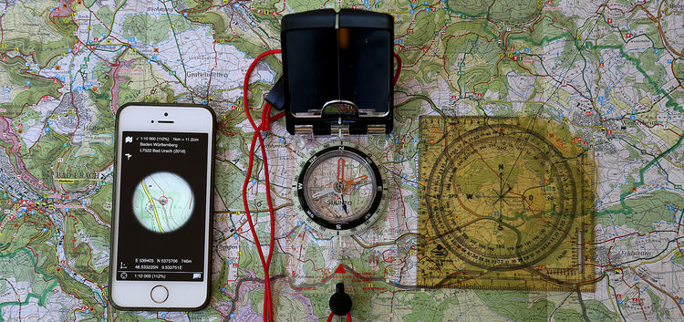Wer sich mit Karte und Kompass in der Natur zurechtfinden will, sollte sich vorher intensiv damit beschäftigen. Fotos: Daniela H