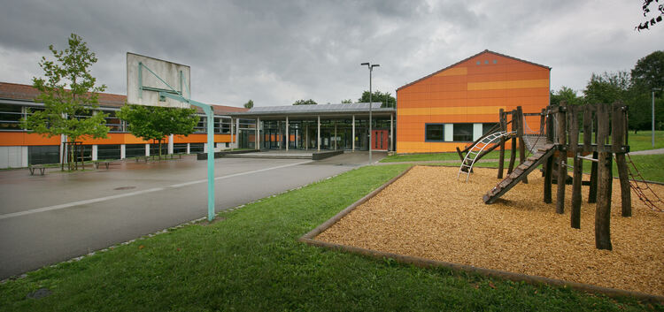 Die Hochdorfer Grundschule soll eine Ganztagsschule werden. Viele Eltern haben sich dagegen ausgesprochen.Foto: Roberto Bulgrin