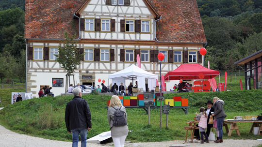 Im Freilichtmuseum Beuren demonstrieren Handwerker traditionelle sowie innovative Techniken.Fotos: Thomas Krytzner Im Freilichtmuseum Beuren demonstrieren Handwerker traditionelle sowie innovative Techniken.Fotos: Thomas Krytzner