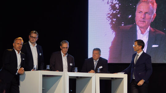 Der Blick ist auf die Zukunft im Ländle gerichtet. Die kurzweilige Podiumsdiskussion brachte einige neue Aspekte.Fotos: Thomas K Der Blick ist auf die Zukunft im Ländle gerichtet. Die kurzweilige Podiumsdiskussion brachte einige neue Aspekte.Fotos: Thomas K
