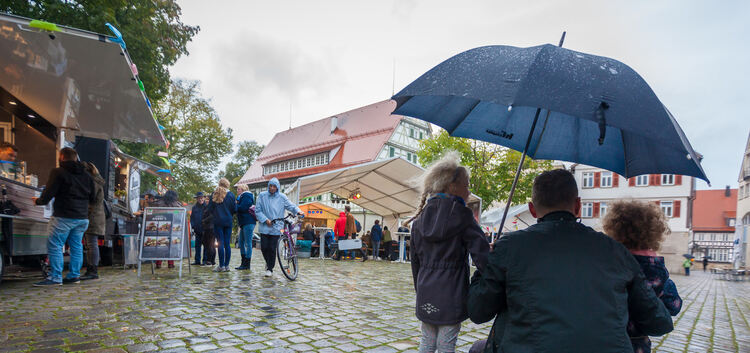 Auch wenn es mal regnet - dank Zelt finden alle Veranstaltungen auf dem Schlossplatz statt.Fotos: Genio Silviani