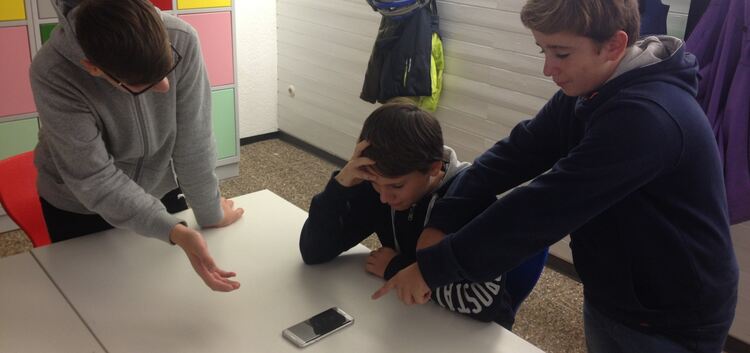 Schülermentoren sollen in der Lenninger Realschule bei Fragen rund um Smartphone und Co. helfen.Foto: pr
