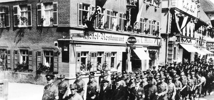 Drittes Reich und Besatzung: Ansicht des Umzuges in Kirchheim am 1. Mai 1933. -Lehrer und Sch?ler-Maschinengewehr-K?nigin Luise
