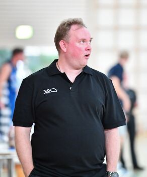 Will die zweite Niederlage in Folge vermeiden: Kirchheims Coach Anton Mirolybov. Foto: Markus Brändli