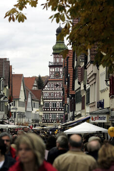 Zum Gallusmarkt in Kirchheim gehört auch der verkaufsoffene Sonntag - dieses Mal am 5. November.Archiv-Foto: Jörg Bächle