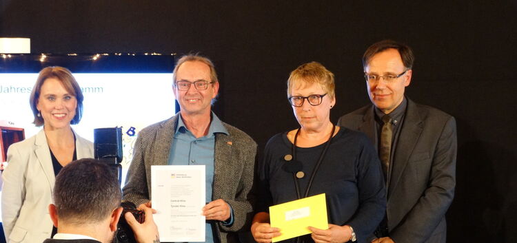 Kunststaatssekretärin Petra Olschowski, Eberhard und Ulrike Frech und MFG-Geschäftsführer Carl Bergengruen (von links). Foto: mo
