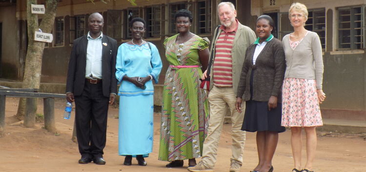 Vertreter von ADEPT besuchen Projektpartner in Uganda.Foto: privat