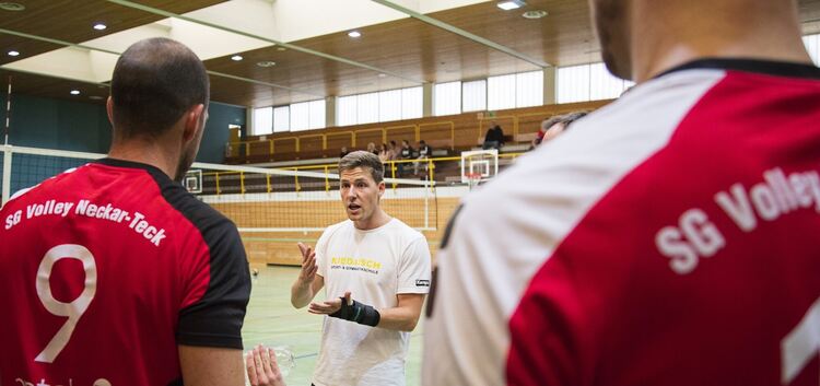 Oberliga Volleyball SG Volley Neckar-Teck Trainer/Offizieller Stephan Lehmann gibt die Richtung vor gegen den TSV Ellwangen
