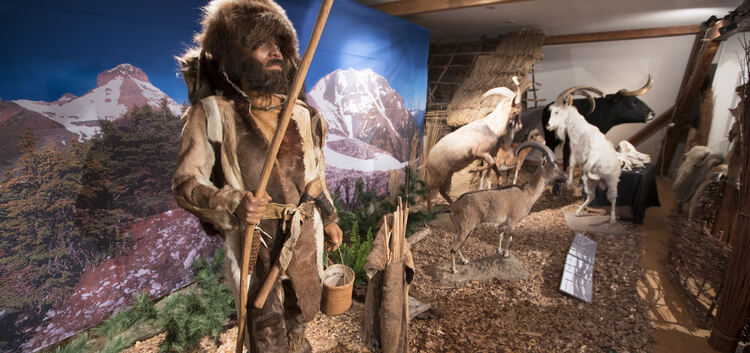 Berge, Fellkleidung, Steinböcke: So oder so ähnlich sah das Leben des Ötzi aus.Foto: Jürgen Holzwarth