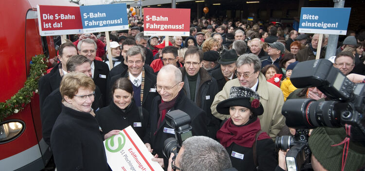 Die erste S-Bahn fuhr im Dezember 2009 im Bahnhof Kirchheim ein.Archiv-Foto: Peter Dietrich