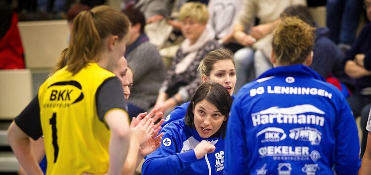 Hatte viel Arbeit, ihre Mannschaft auf Linie zu bringen: Lenningens Trainerin Nicole Schmid.Foto: Genio Silviani