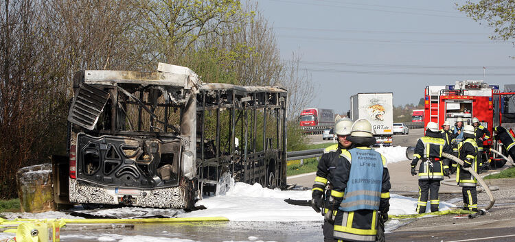 Busbrand auf der A8 -