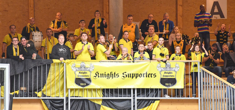 Knights-Supporters am Freitag in der Arena in Ilshofen. Zumindest an diesem Tag haben sie ihrer Mannschaft keinen Dienst erwiese