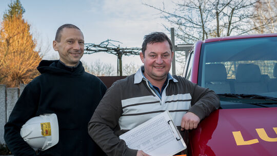 Fit im Bau und sozial engagiert ist die Firma Luczky-Bau, hier Oberbauleiter Miro Abdic und Chef Ferencz Luczky (rechts).Foto: C Fit im Bau und sozial engagiert ist die Firma Luczky-Bau, hier Oberbauleiter Miro Abdic und Chef Ferencz Luczky (rechts).Foto: C