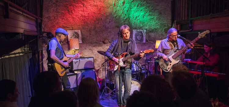 Musiker, die sich perfekt ergänzen: Alex Schulz, Paul Lawall und Mike Walter (von links).Foto: Mirko Lehnen