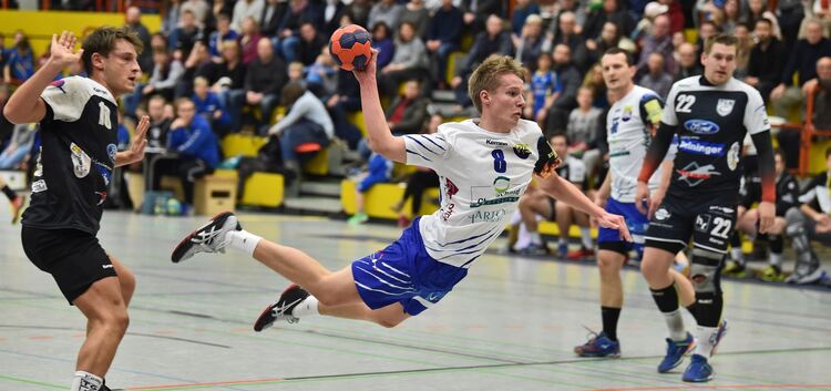 Im Anflug aufs Pokal-Final-Four: Thimo Böck und die VfL-Handballer. Foto: Markus Brändli