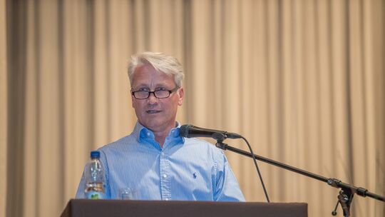 Michael Frank sitzt seit eineinhalb Jahren im Ohmdener Gemeinderat.Fotos: Carsten Riedl Michael Frank sitzt seit eineinhalb Jahren im Ohmdener Gemeinderat.Fotos: Carsten Riedl