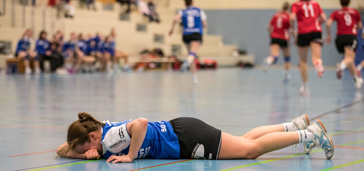 Noch am Boden: Ob Lenningens Handballerinnen gegen Esslingen der Befreiungsschlag gelingt? Foto: Carsten Riedl