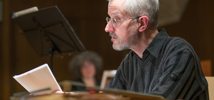 Bernhard Moosbauer begeistert an Viola und Violine - und mit böhmischem Dialekt. Foto: Markus Brändli