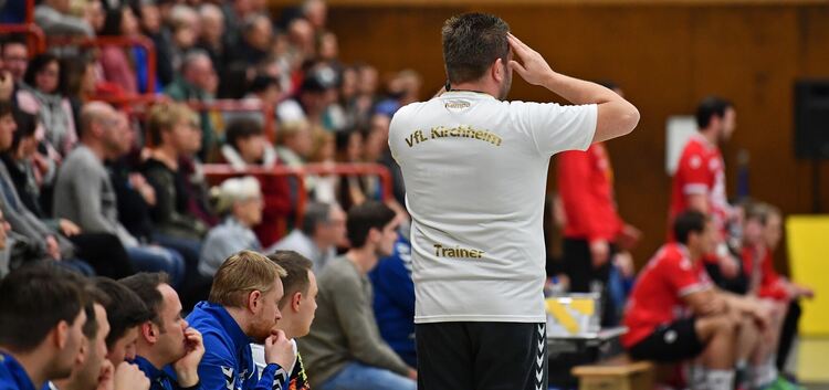 Schlimmer geht‘s eigentlich nimmer: VfL-Coach Engelbert Eisenbeil fehlt in der entscheidenden Phase des Titelkampfes in der Hand
