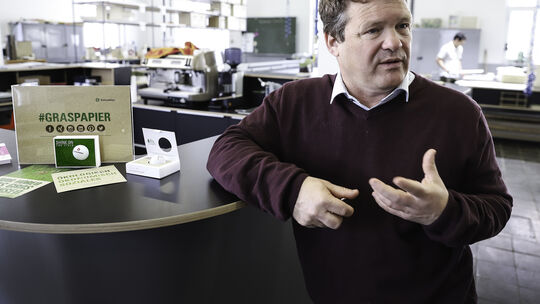 Papierfabrik Scheufelen - Stefan Radlmayr GeschäftsführerGraspapier - Packaging Campus - Verpackungspapier aus Gras in Oberlenni Papierfabrik Scheufelen - Stefan Radlmayr GeschäftsführerGraspapier - Packaging Campus - Verpackungspapier aus Gras in Oberlenni