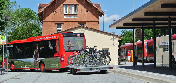 Zug Bahnhof, Rad- und Wanderbus, Oberlenningen