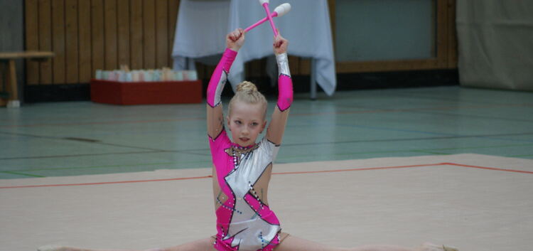 Platz vier reichte für die zehnjährige Xenia Burawow als Eintrittskarte für die Landesmeisterschaften in der Sportgymnastik.Foto