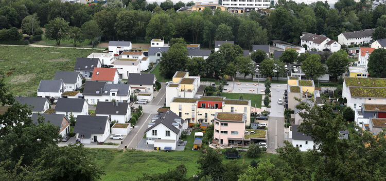 Neubaugebiete wie das in der Ötlinger Halde braucht Kirchheim, weil Wohnraum knapp ist. Andererseits werden dafür Grünflächen ge