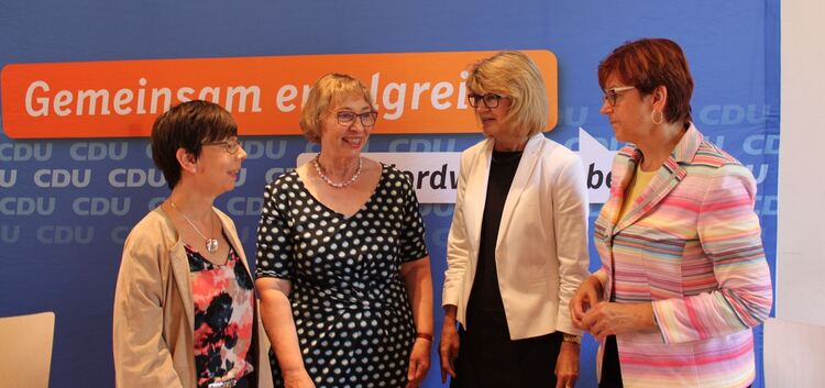Dr. Petra Püchner, Susanne Wetterich, Christina Almert und Dr. Inge Gräßle (von links) diskutierten auf dem Bezirksdelegiertenta