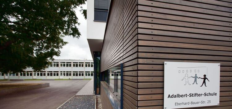 Erst ausgebaut - bald ausrangiert? Die Adalbert-Stifter-Schule in Esslingen. Foto: Bulgrin