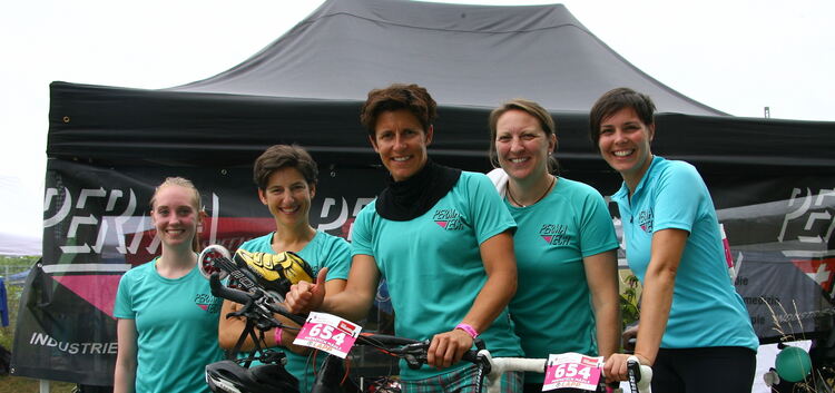 Ein schnelles Team: Sandra Braun, Annette Frik-Dietrich, Jenny Nagel, Sylvia Helstab und Sandra Arnold (von links).Foto: Jörg Di