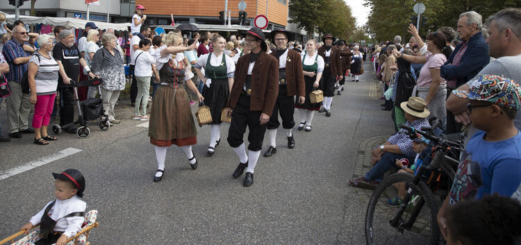 Trachtenumzug und Prozession gehören zum Brauchtum des Egerländer Vinzenzifests.Fotos: Jürgen Holzwarth