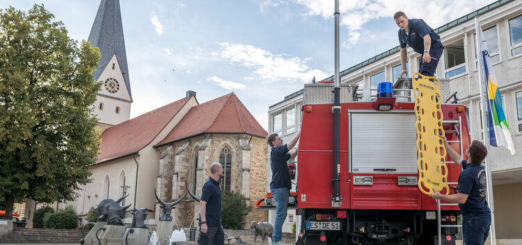 Lukas Bader, Michael Leins, Andreas Kast und Jonas Holder sind bei der Freiwilligen Feuerwehr Dettingen aktiv. Foto: Carsten Rie