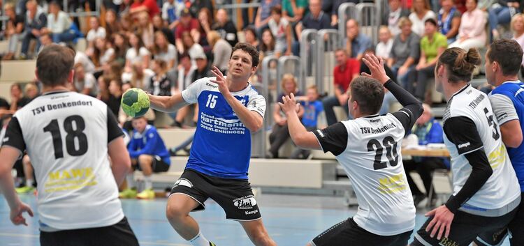Max Bächle und die SG-Handballer haben gegen Denkendorf den möglichen Sieg verschenkt. Foto: Markus Brändli